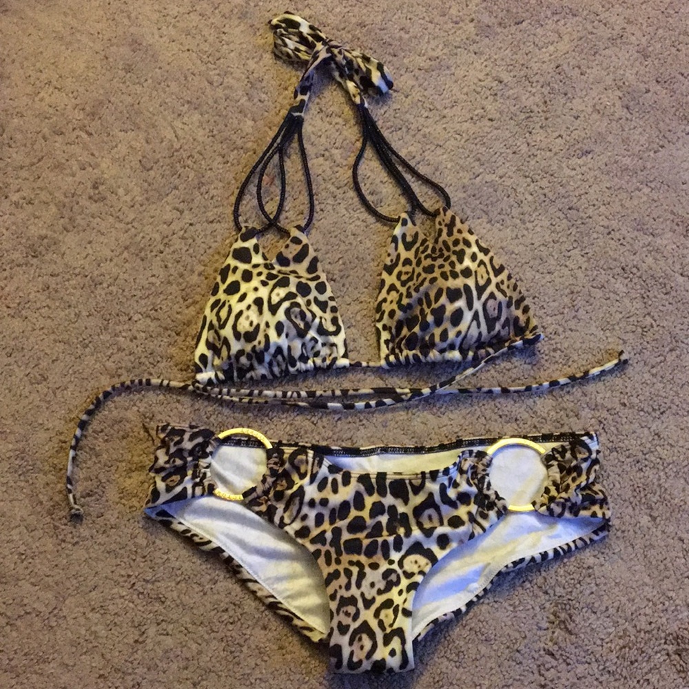 Victoria’s Secret VERY SEXY Bikini!